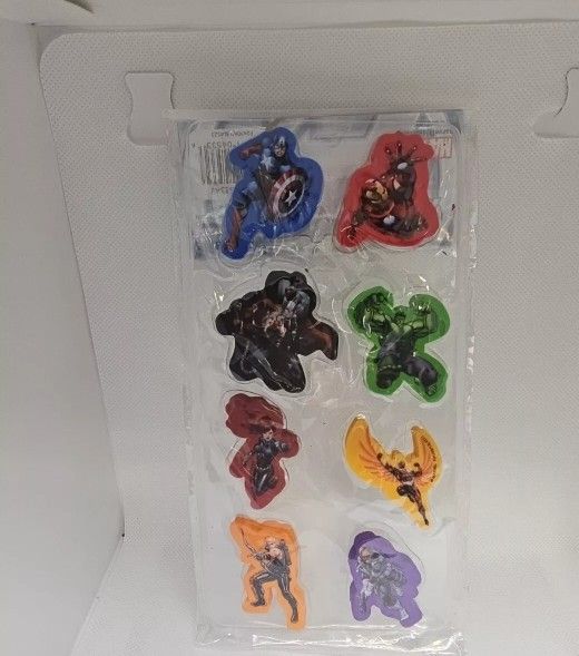 Marvels Avengers Assemble 8 Piece Eraser Set - Hulk Captain America Thor Ironman