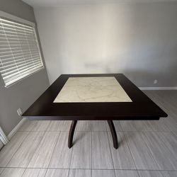 Like New Kitchen Table 