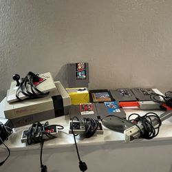 Nintendo NES Console Bundle w/ Zapper Gun, 2 Controllers & 8 Games
