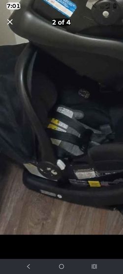 Safety first infant car seat good condition nothing wrong with it no accidents you pick up no low ballers 4 lb to 35 lb cash only