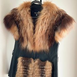 Women's vest made of natural fur and leather