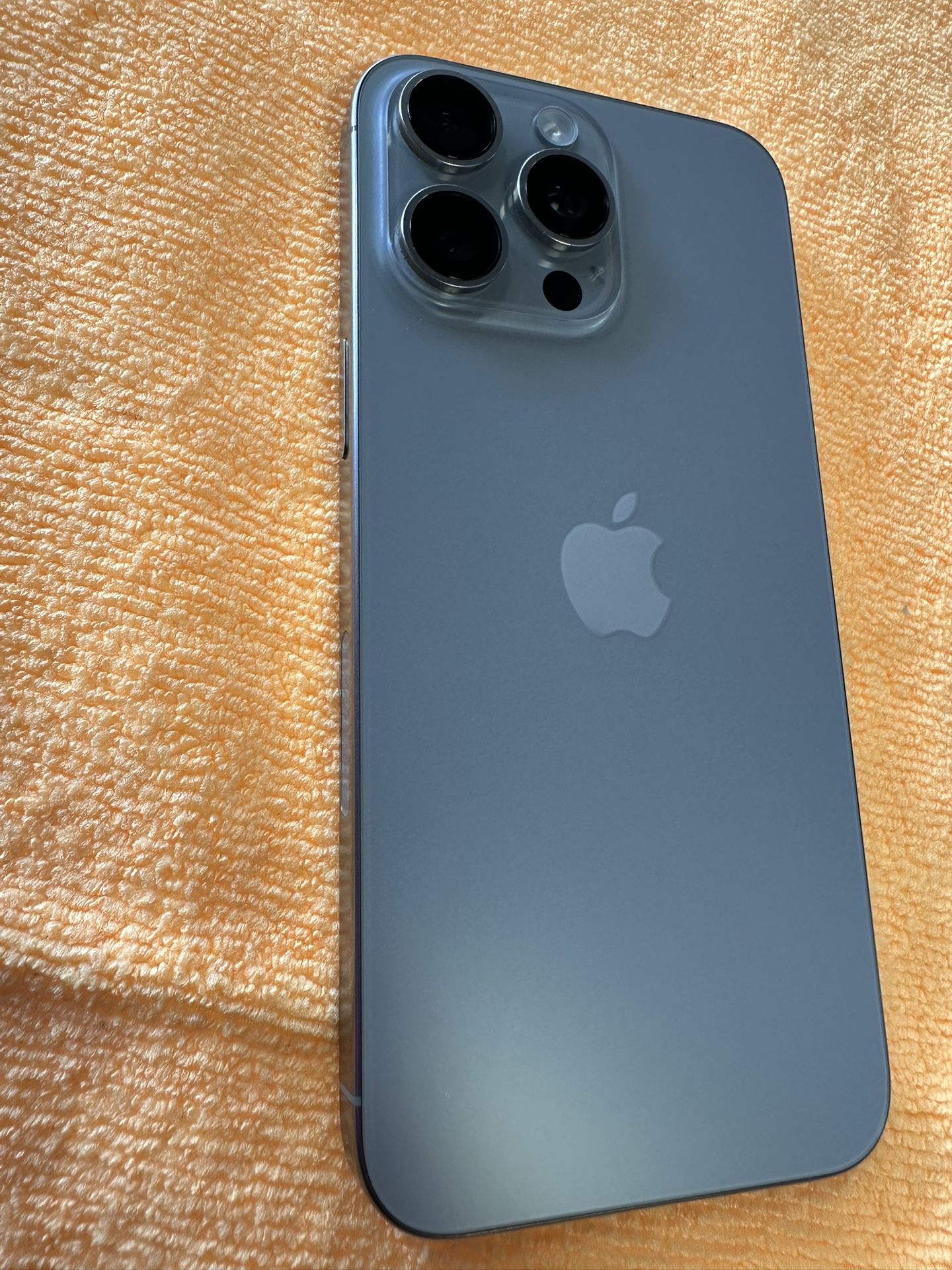 IPHONE 15 Pro Max - Natural 256gb - AT&T