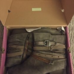 New leather boots size 10 only $25 firm