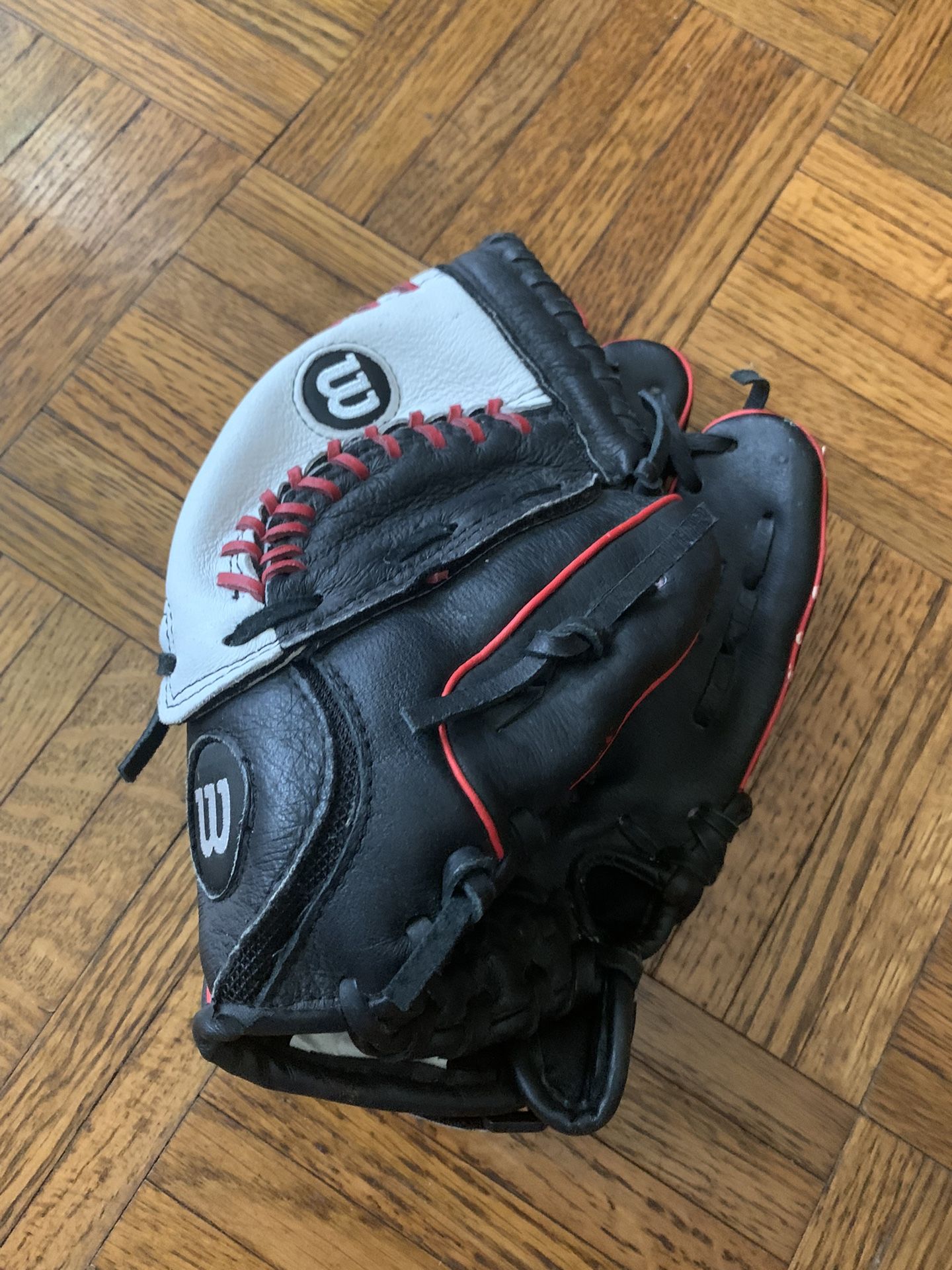 Wilson A425 Leather Kids Baseball Glove 9.5" RHT