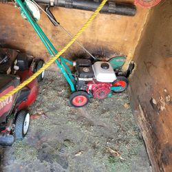 Power Trim Edger With Commercial Honda Engine.