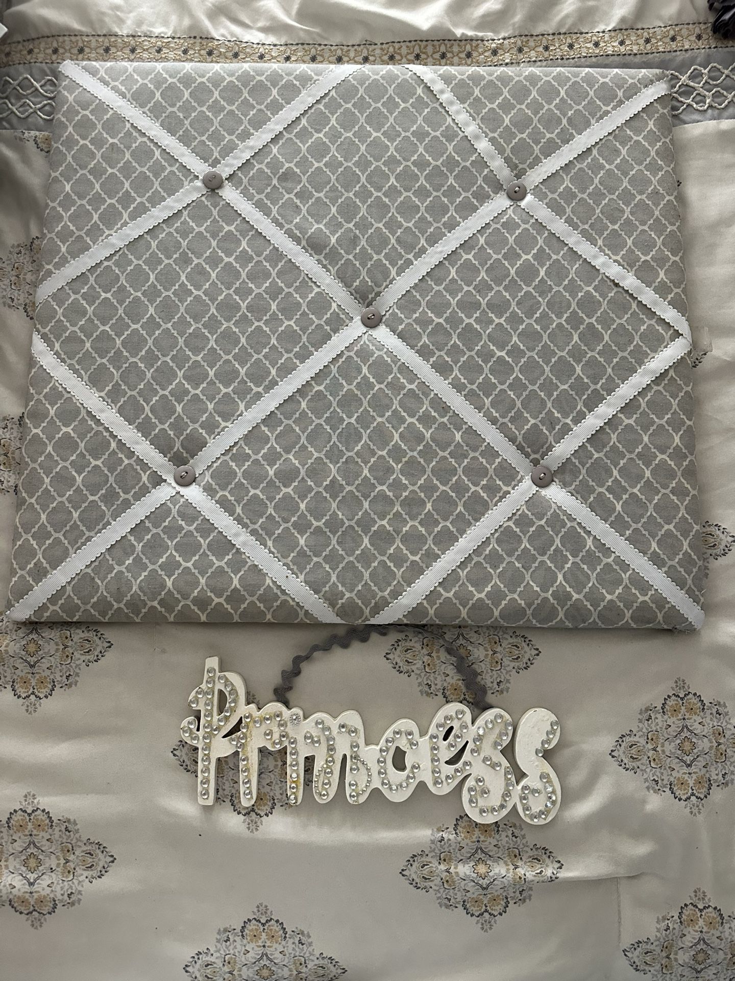 Decorative Memo Board & Princess sign