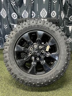 2025 Ram Laramie Midnight Edition Gloss Black 2500 8 Lug 20 Inch OEM Wheels and Tires