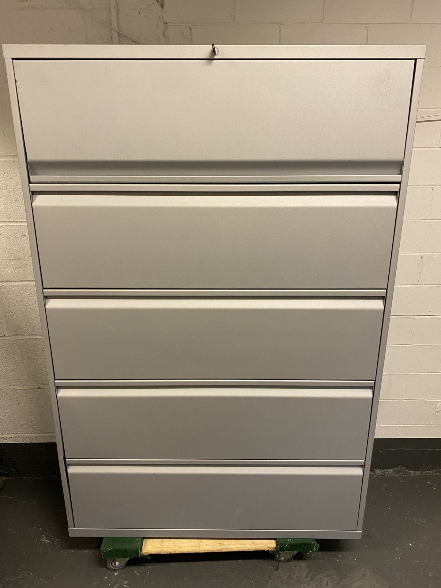 Metal Filing Cabinet With Key