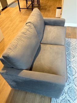 Pull-Out Couch - Good condition