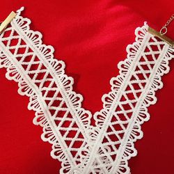 White Choker