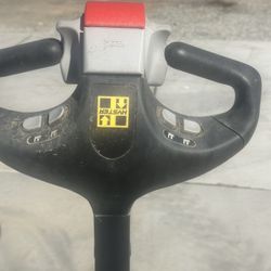 Electric pallet jack