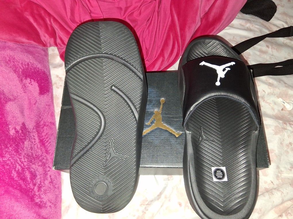 Black Jordan Slides