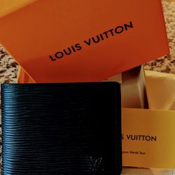 Louis Vuitton Men's Leather EPI Bifold Wallet New In Box No Dust Bag
