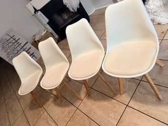 Set of 4 modern dining chairs