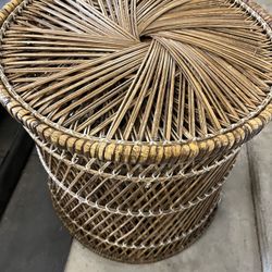 Vintage wicker Stand 