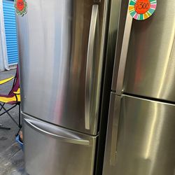 🔥 Kenmore Bottom-Freezer Refrigerator – Stainless Steel