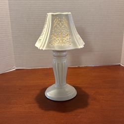 Yankee Candle Porcelain Ornate Filigree Design 2 Piece Lamp 10” L23