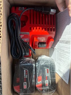 Milwaukee M18 Battery and Charger Starter Kit