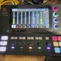 Mackie DLZ Creator XS Podcasting Streaming Mixer