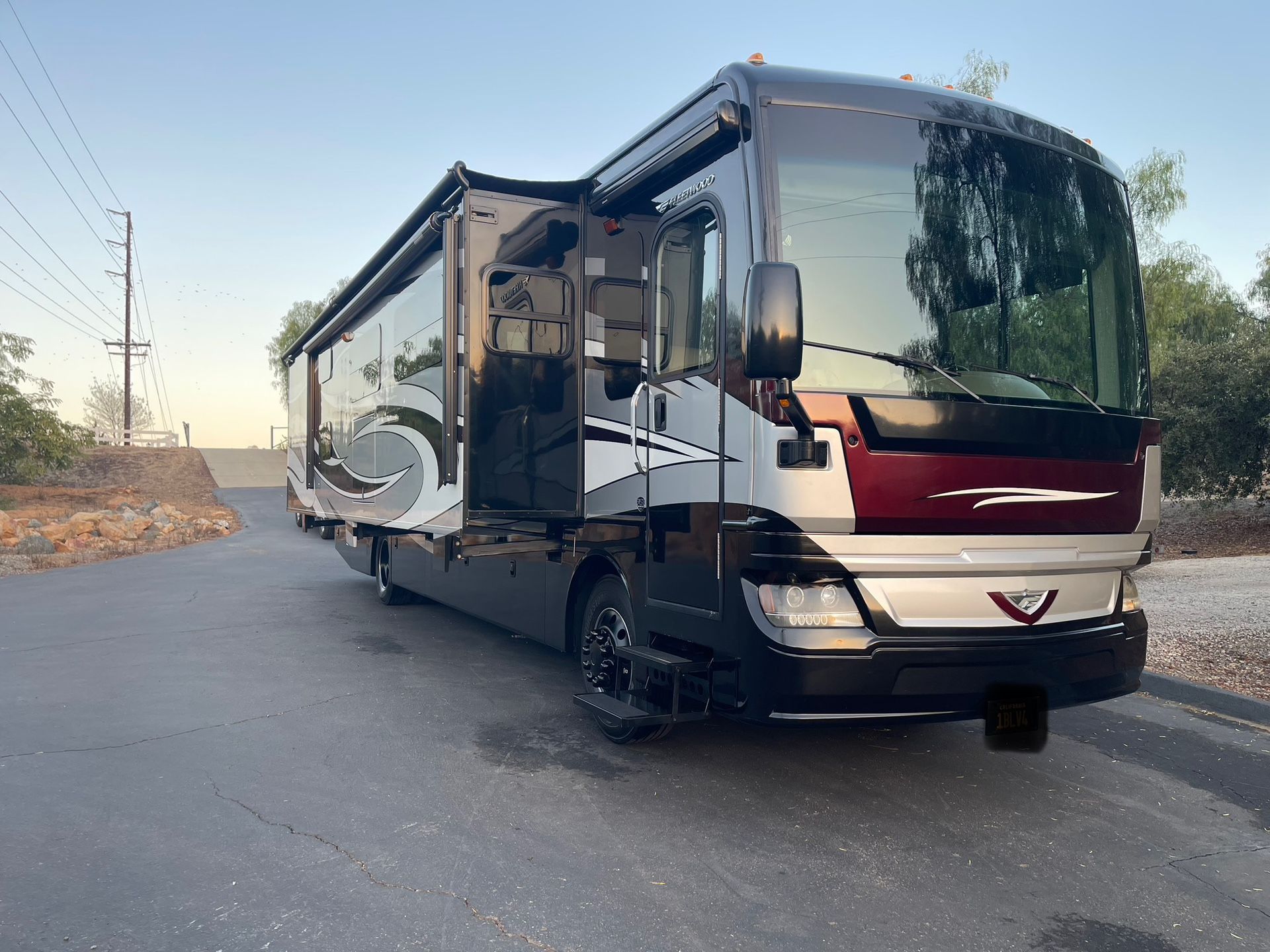 2016 Fleetwood Pace Arrow LXE 38B