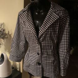 Brand New With Out Tags Size Med Women Coat