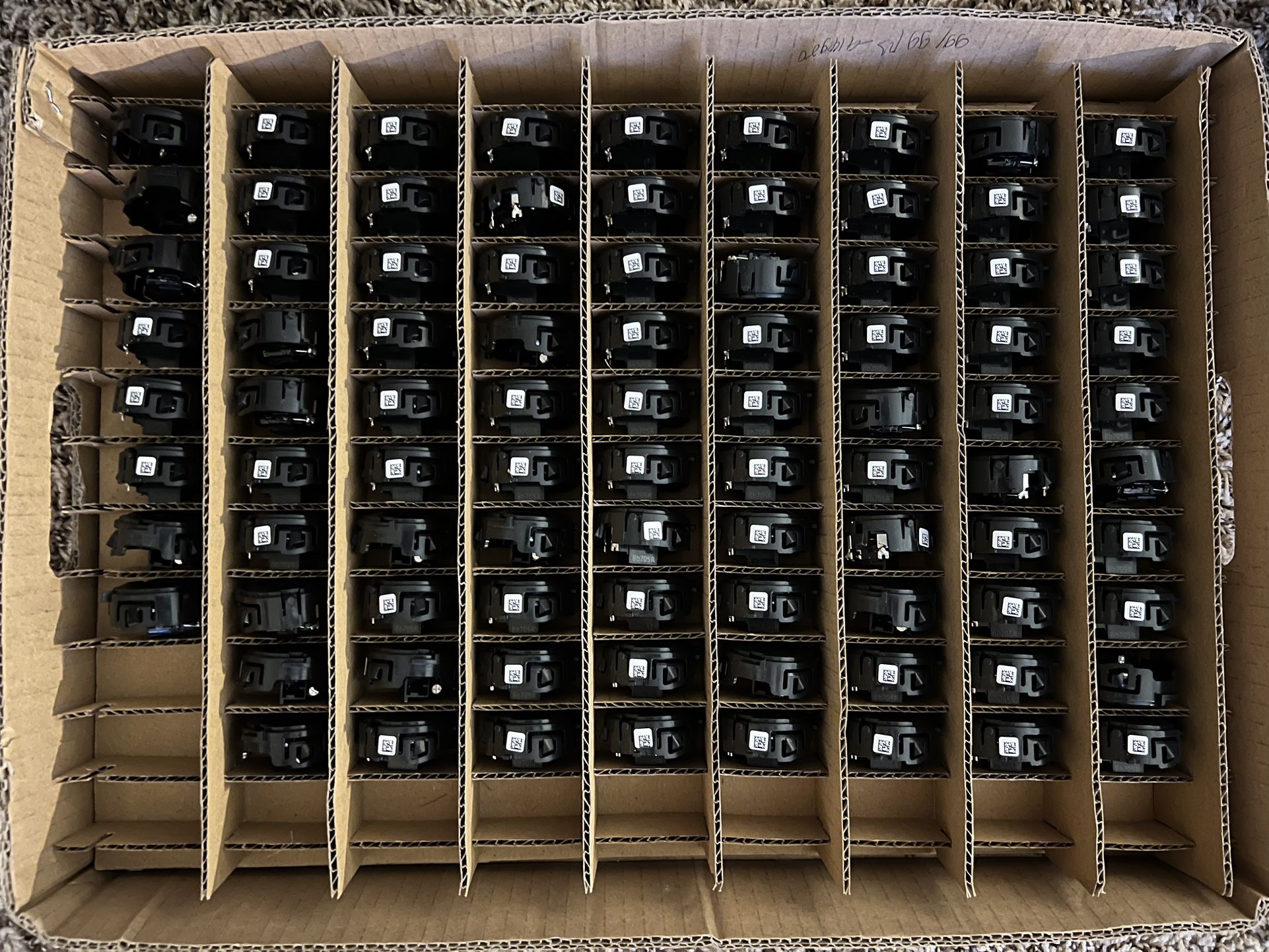 Lot of 70 brand new OEM Mercedes-Benz interior side-door panel speakers/tweeters.