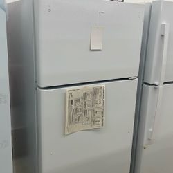 New GE Top Freezer Refrigerator - Financing Available With $10 Down