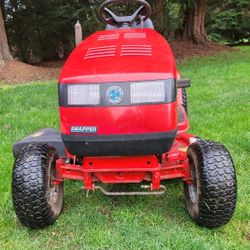 SNAPPER Riding Mower 