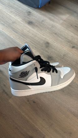 Jordan 1 mid smoke grey