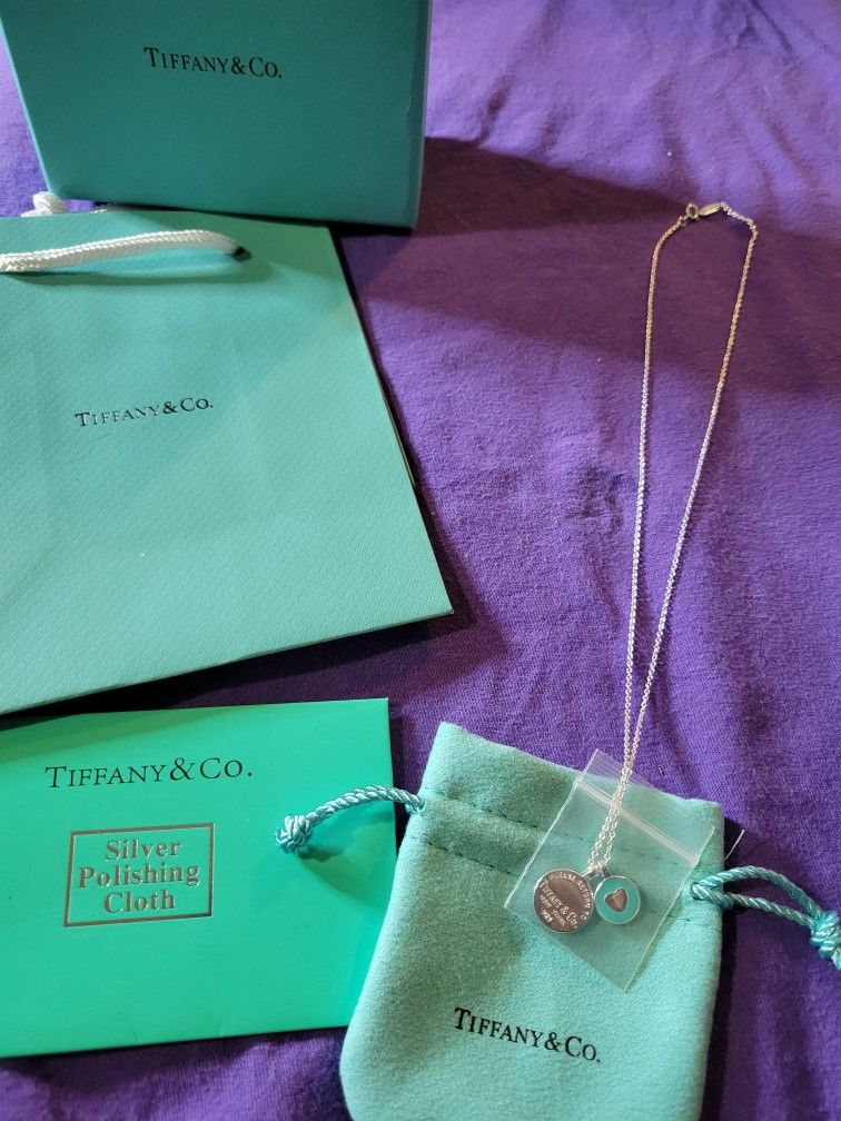 Tiffany  &  Co Double Heart Pendant 