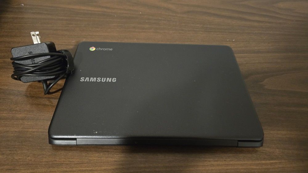 Black Chromebook