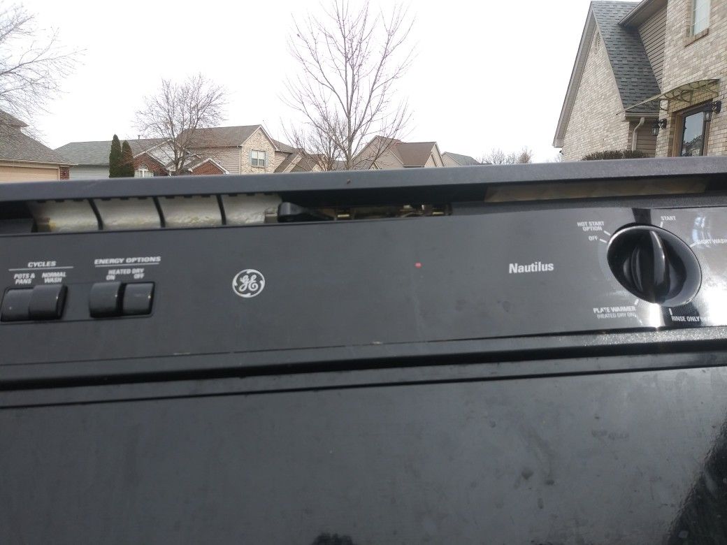 Electric stovetop and dishwasher