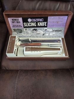 GENERAL ELECTRIC SLICING KNIFE SHARP BLADES TAKEN VERY GOOD CARE OF VINTAGE