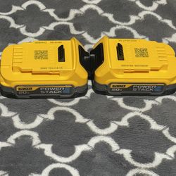 DEWALT BRAND NEW 1.7AH POWERSTACK BATTERIES 