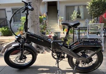 Lectric XP 4.0 750 Electric Bike - LIKE NEW (4 Total Miles) + Assembled