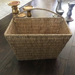 Hanging wicker basket