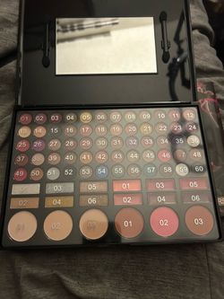 Makeup palette