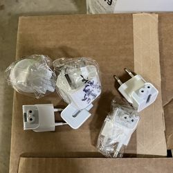 Apple MacBook Plug Adapters 