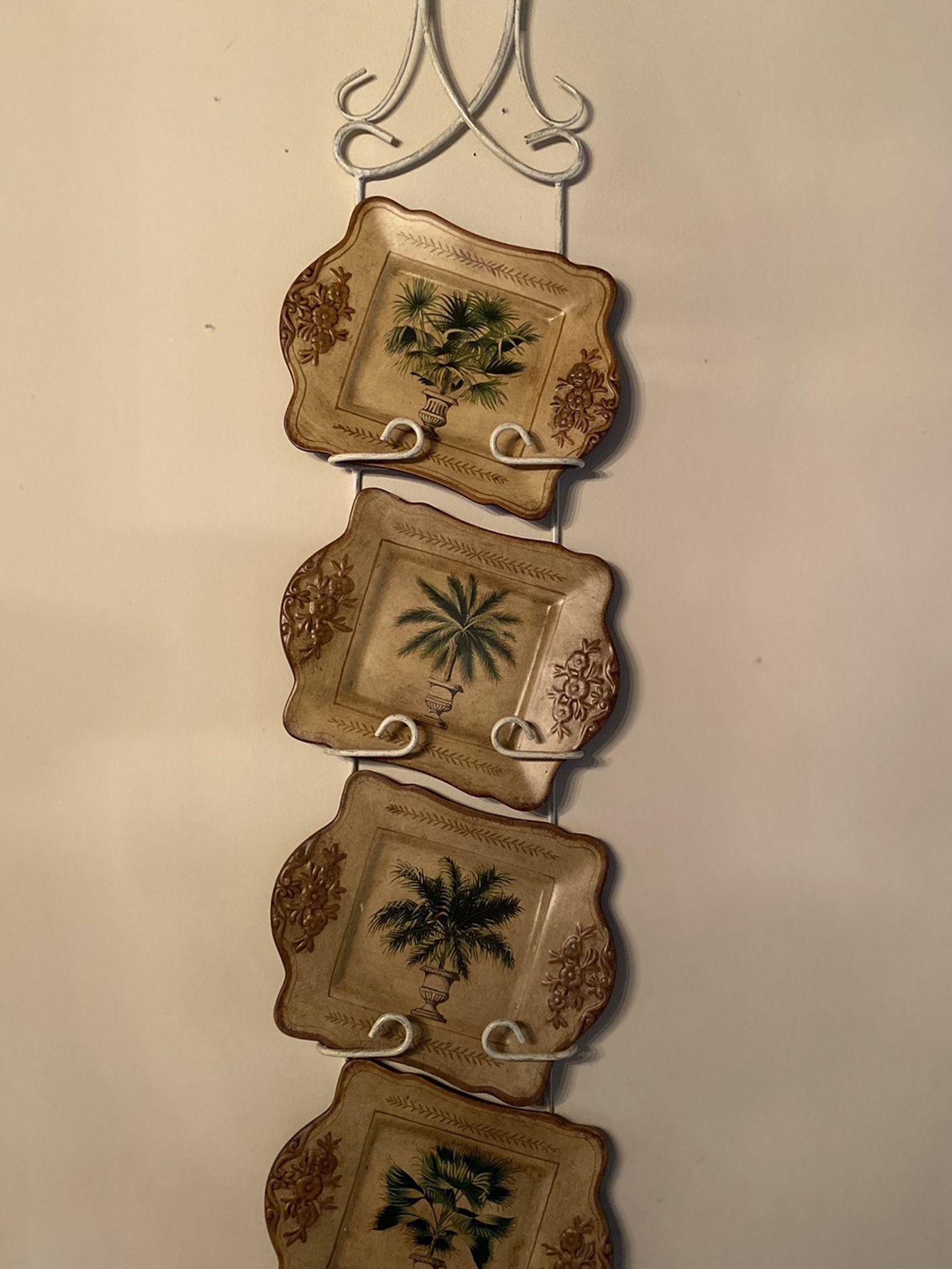Decorative Plates Palm Tree Quartet with wrought iron Plate Rack