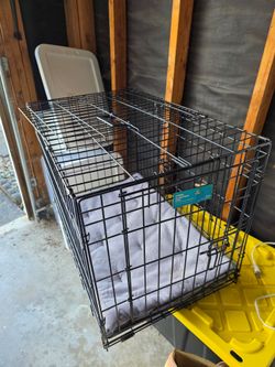 Pet Crate Kennel MED w/ sharper image pad + 3x New Reusable Female Diapers + pet bowls w/stand
