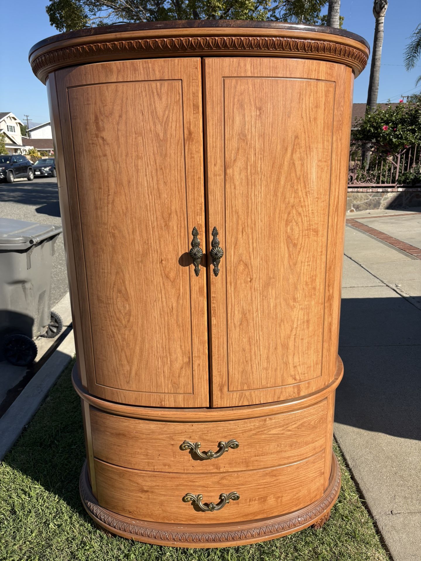 Furniture Media Armoire