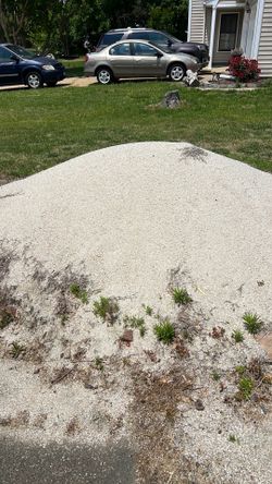 Sand or gravel under bricks or foundation