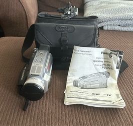 Panasonic Palmcorder PV-DV402D MiniDV Camcorder - FOR PARTS