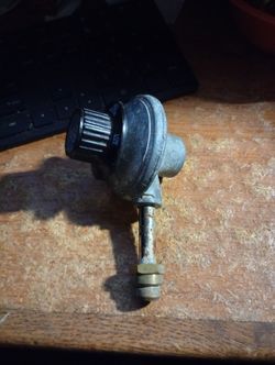 Thermos Grill Pre Owned Propane Regulator.