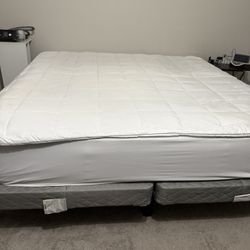 Sterns And Foster King Size Bed 