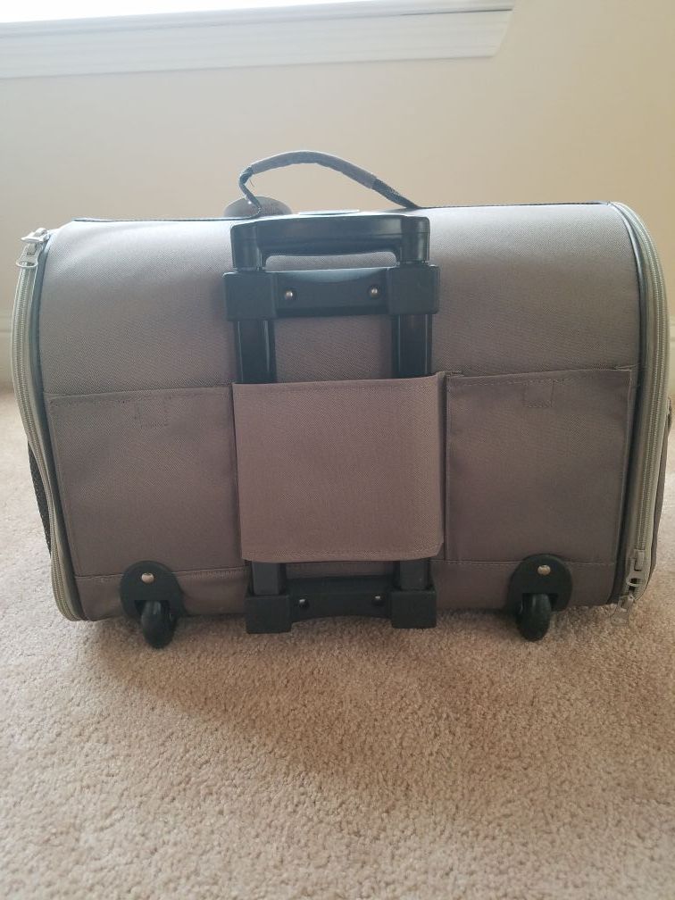 Boots and barkley dog carrier top