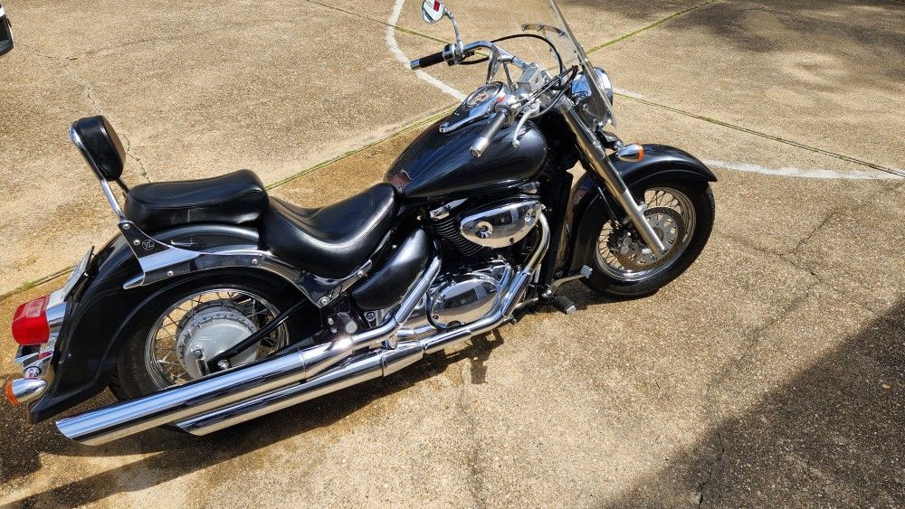 Suzuki Cruiser
