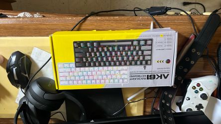 Keyboard 30 dollars