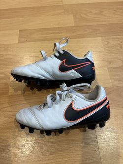 Kids Soccer Cleats Size 1Y