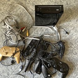 Wii, 3 remotes, 2 controllers, 13  to 15 games
